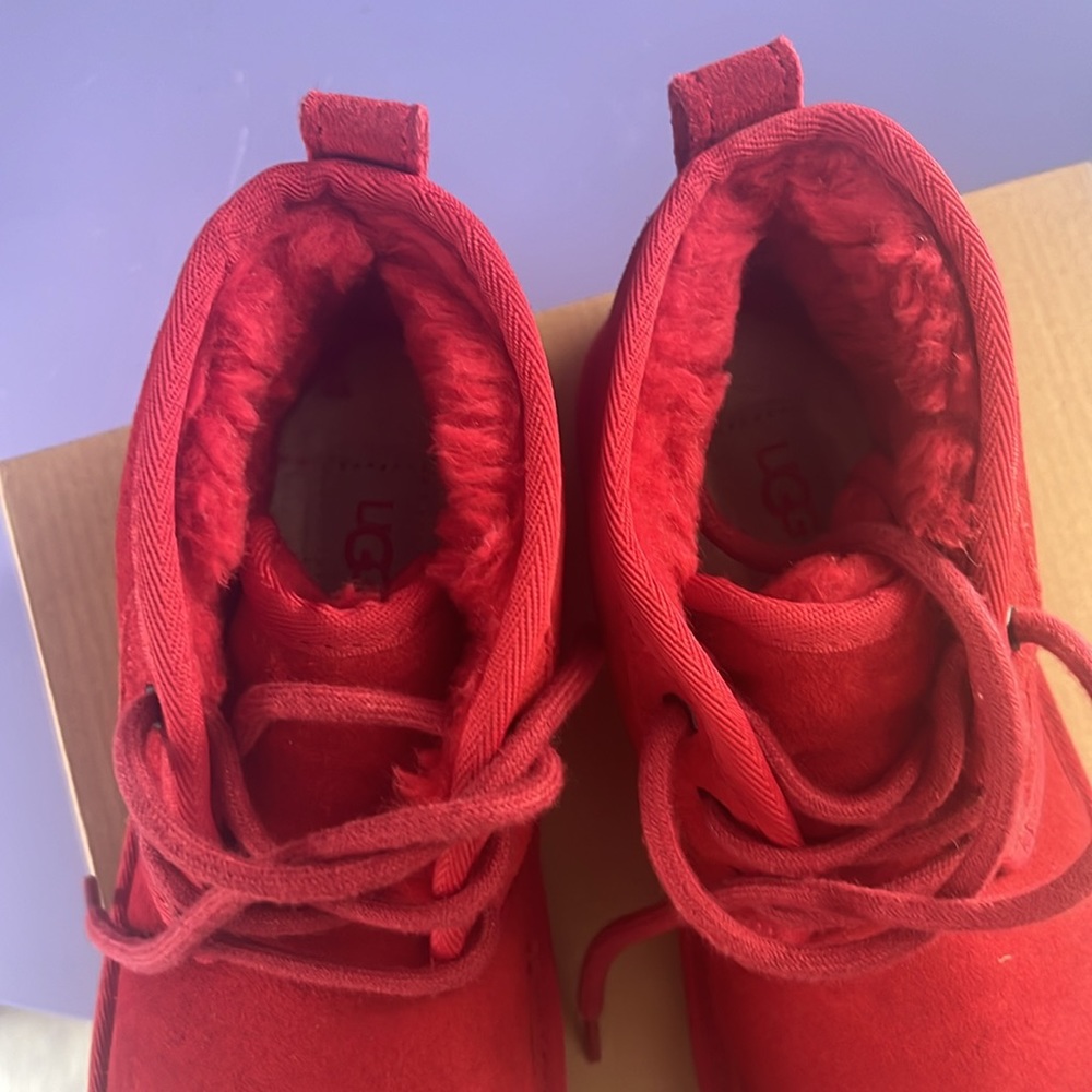 Red uggs - Picture 5 of 6